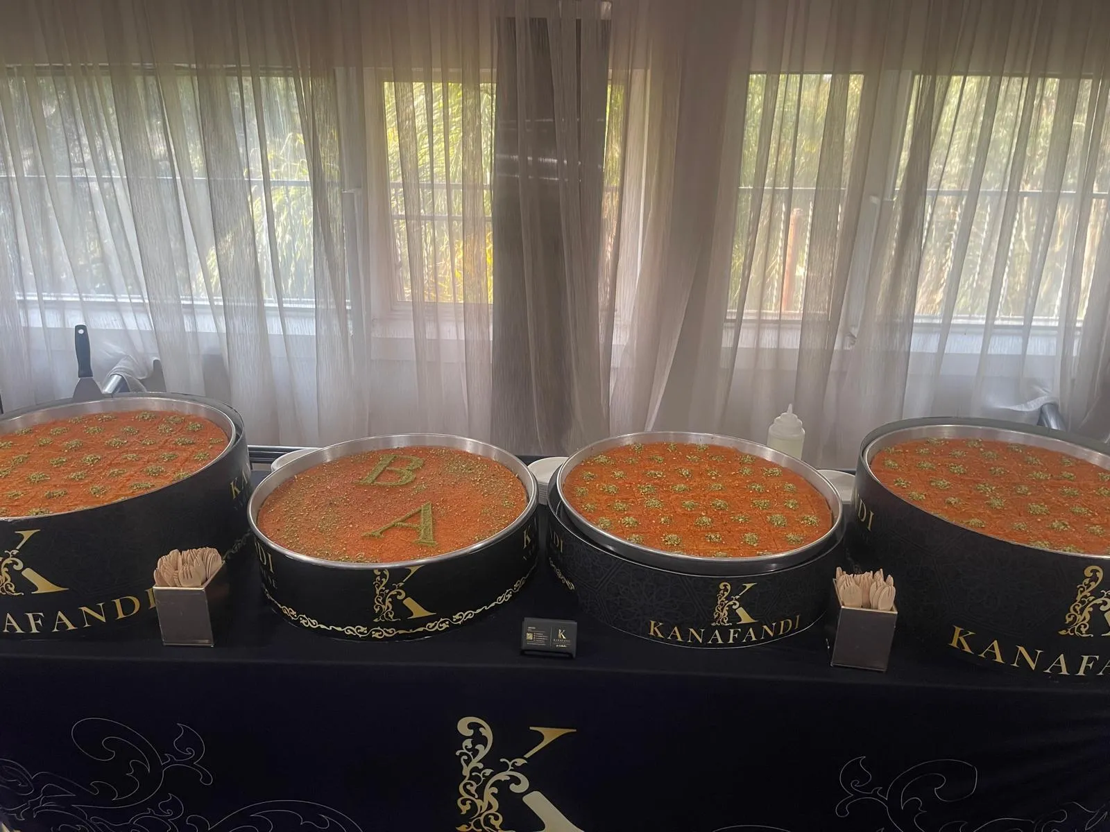 Kanafandi - Authentic Palestinian kanafa with golden crust and stretchy cheese